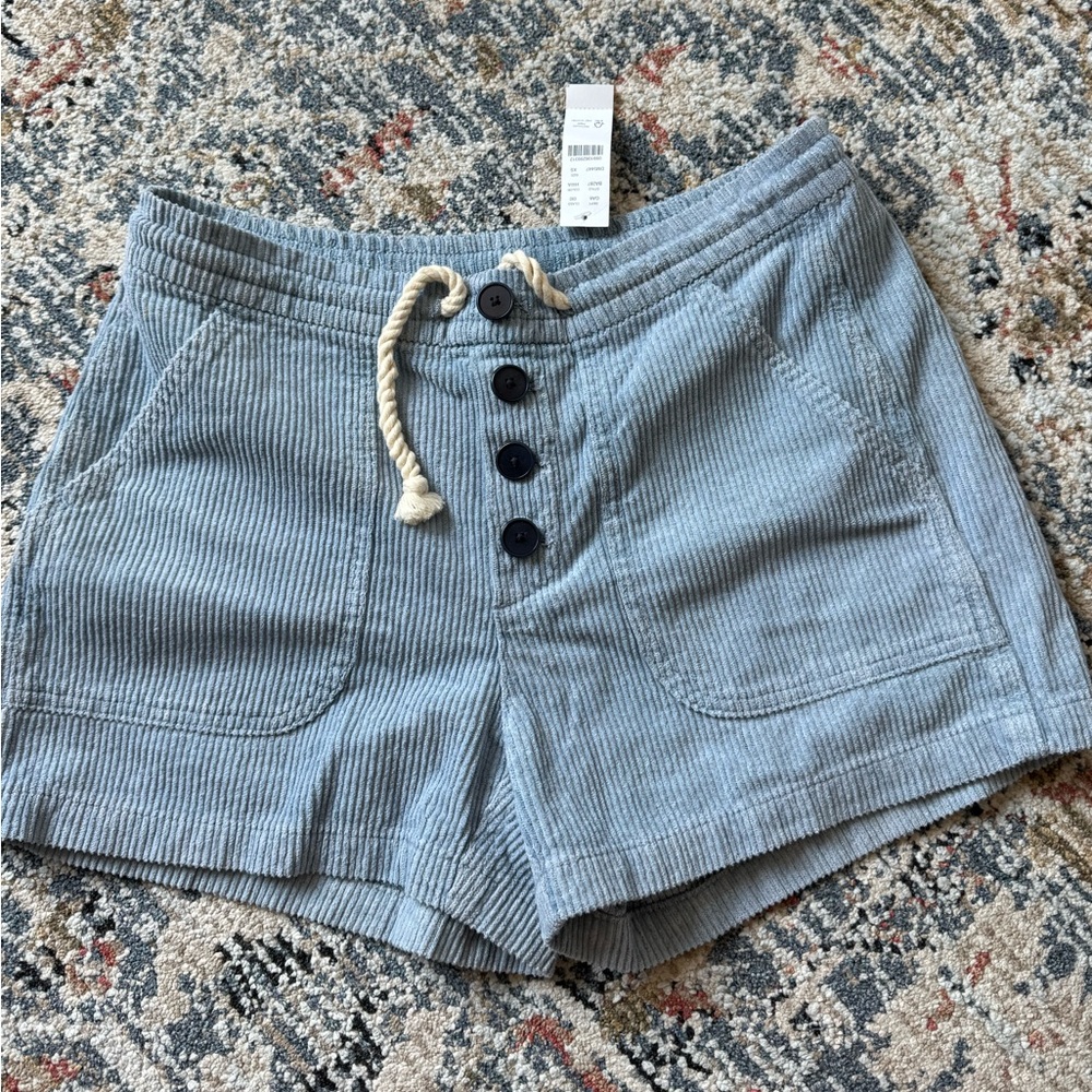 Pull-on indigo corduroy short